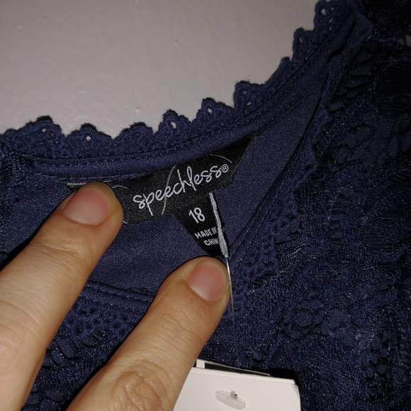 Dress - Picture 5 of 7